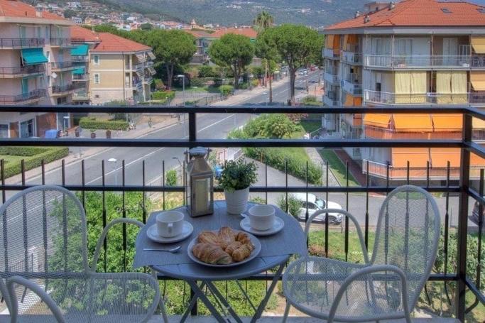 Ad Un Passo Da… Appartement Pietra Ligure Buitenkant foto